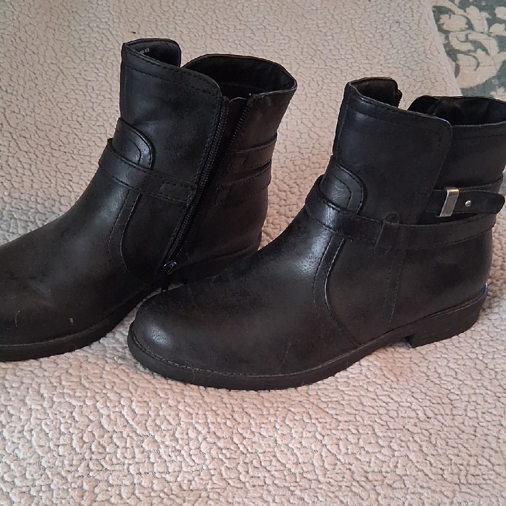 Yuu Black Ankle Booties